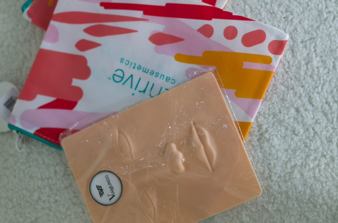 מארז קוסמטי ליום הולדת: סדנת ביוטי קוסמטיקס קוריאני (ל-10 בנות)