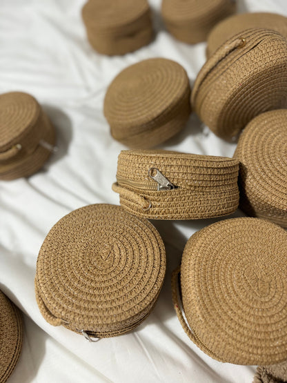 ערכות יצירה ליום הולדת | עיצוב תיקי קש(s) ל-10 משתתפים